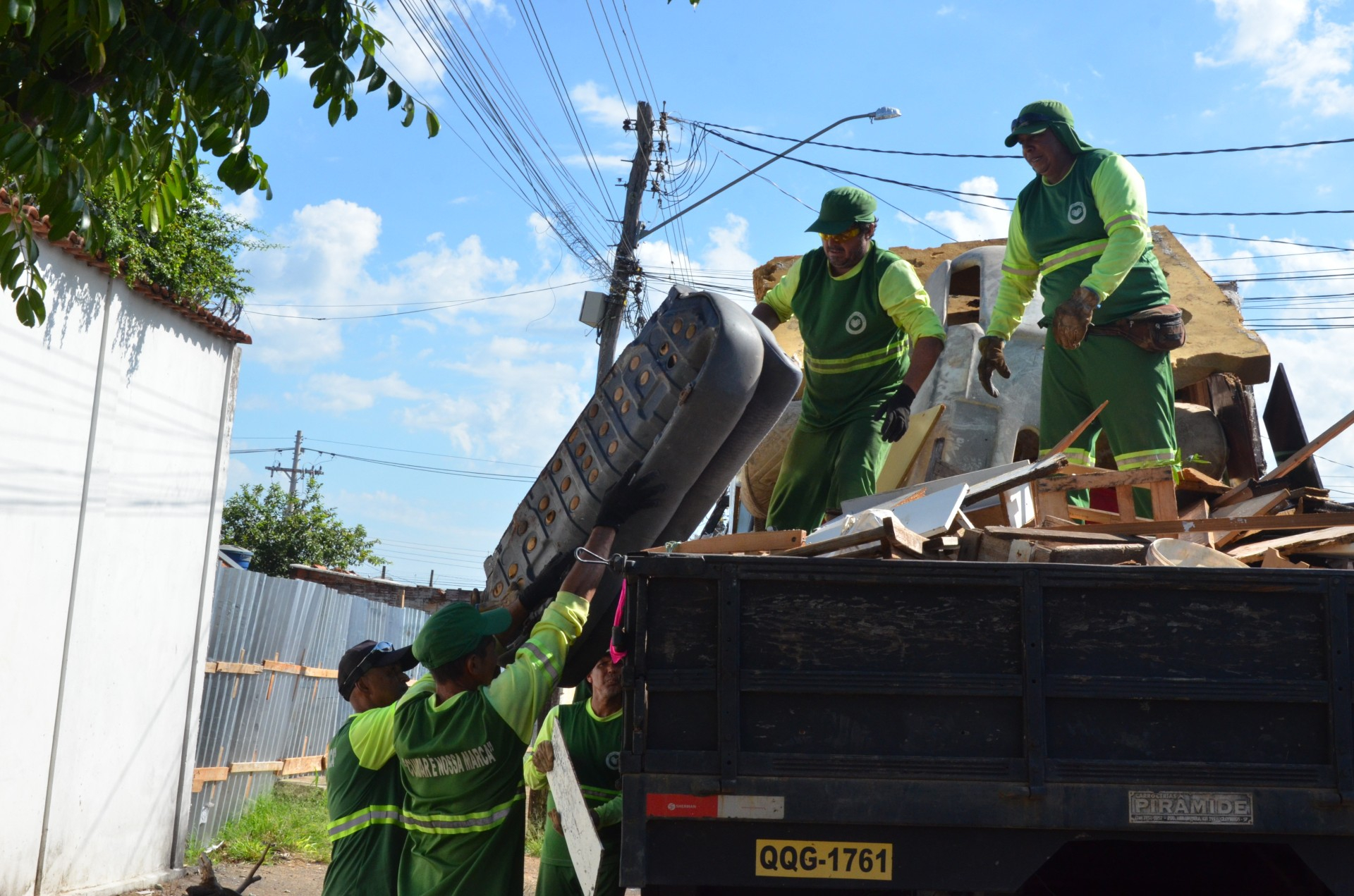 Meio Ambiente recolhe mais de 13 toneladas em Arrastão da Limpeza
