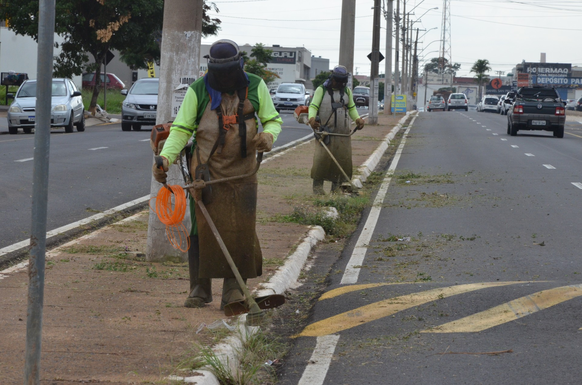 Meio Ambiente intensifica limpeza nas áreas públicas