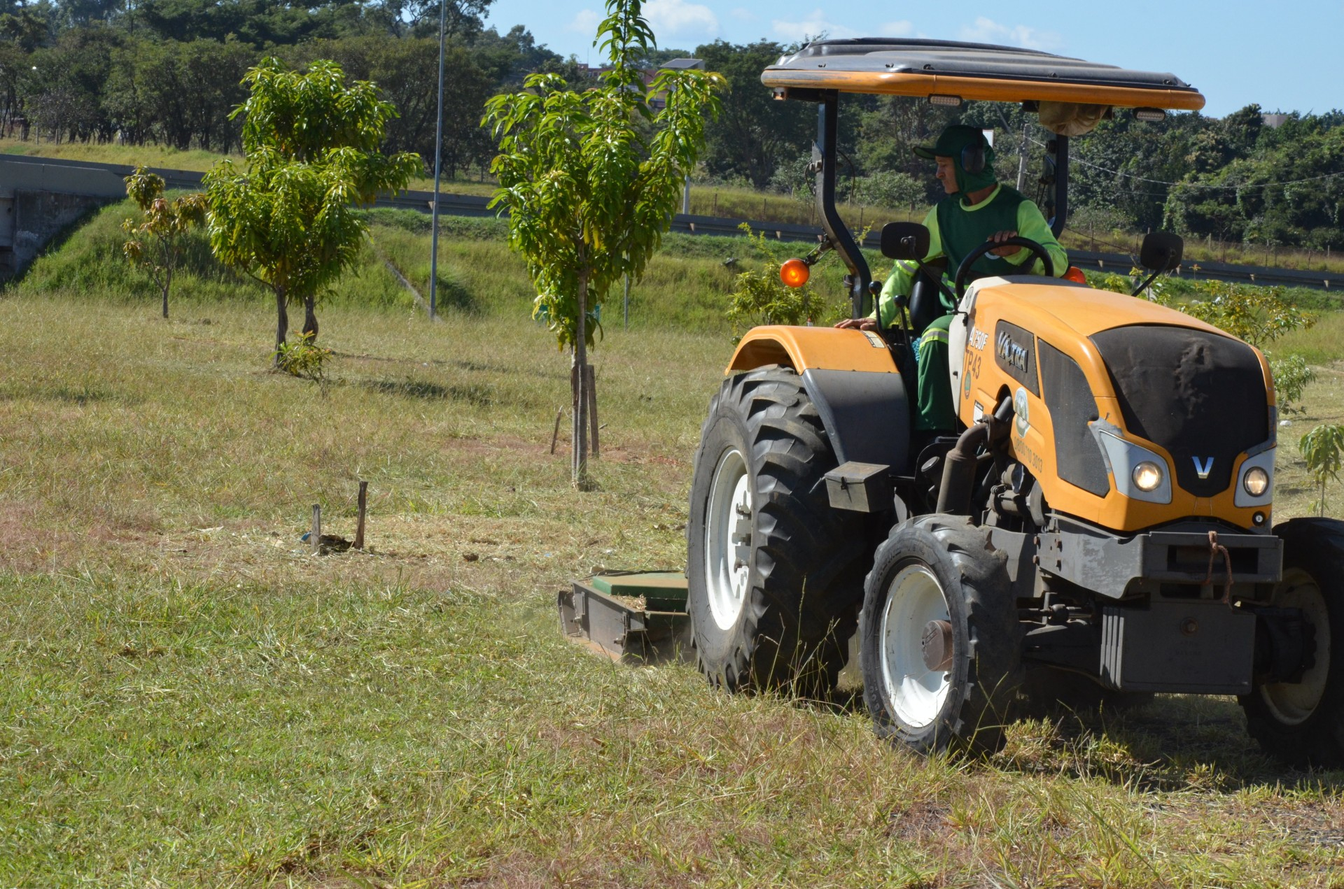 Meio Ambiente segue com limpeza urbana
