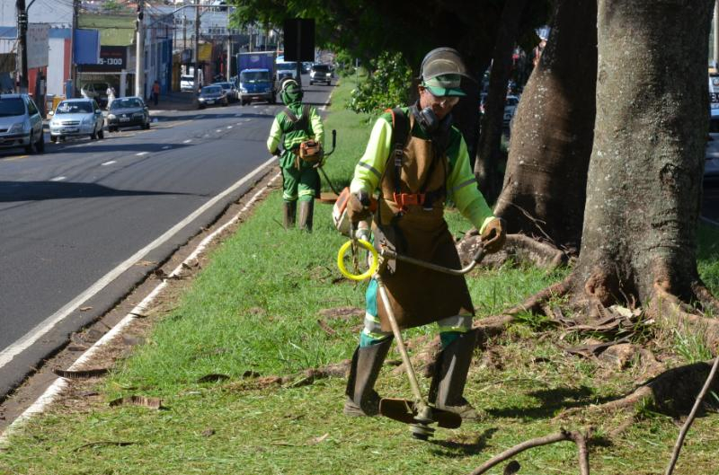 Prefeitura atua em toda cidade com limpeza urbana