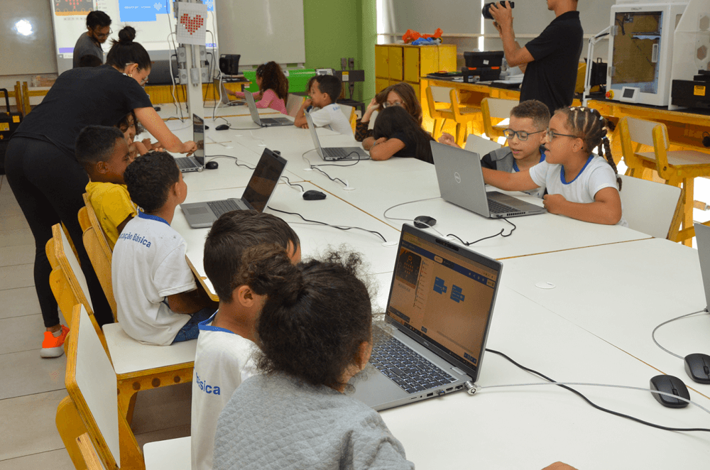 Pixel Art: alunos da rede municipal aprendem sobre a intervenção e conhecem artista francano