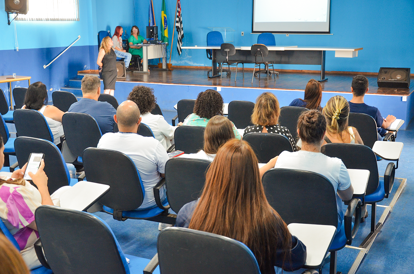 Vigilância fecha Semana de Mobilização contra a Dengue com palestras