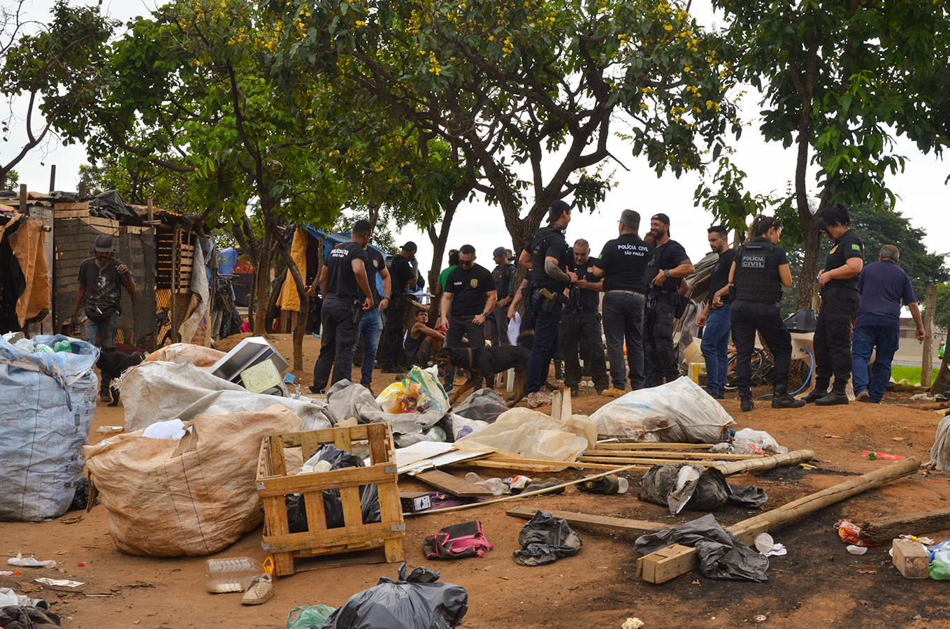 Prefeitura e Forças de Segurança realizam operação em área na Região Oeste