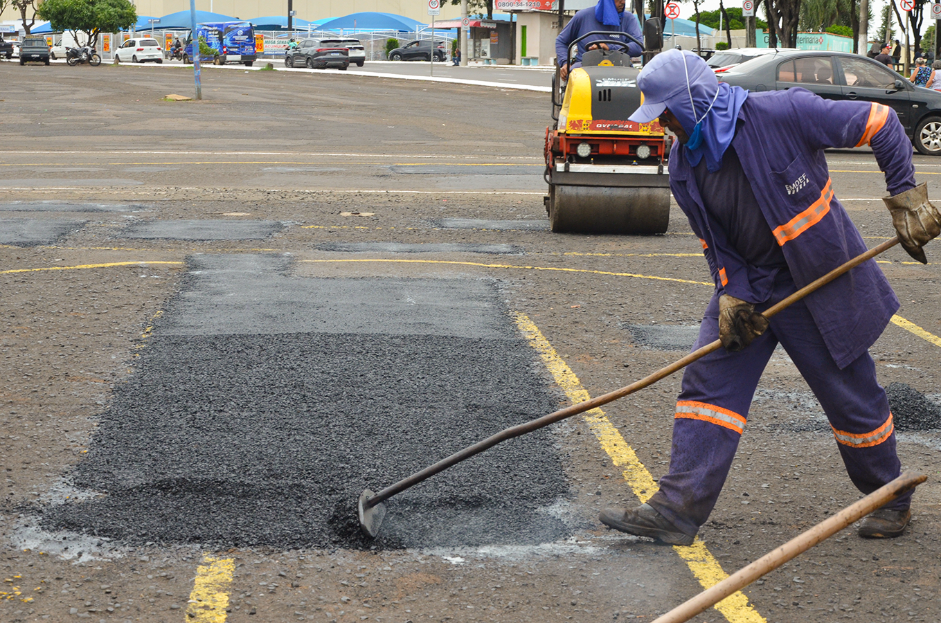 Emdef amplia equipes de tapa-buracos