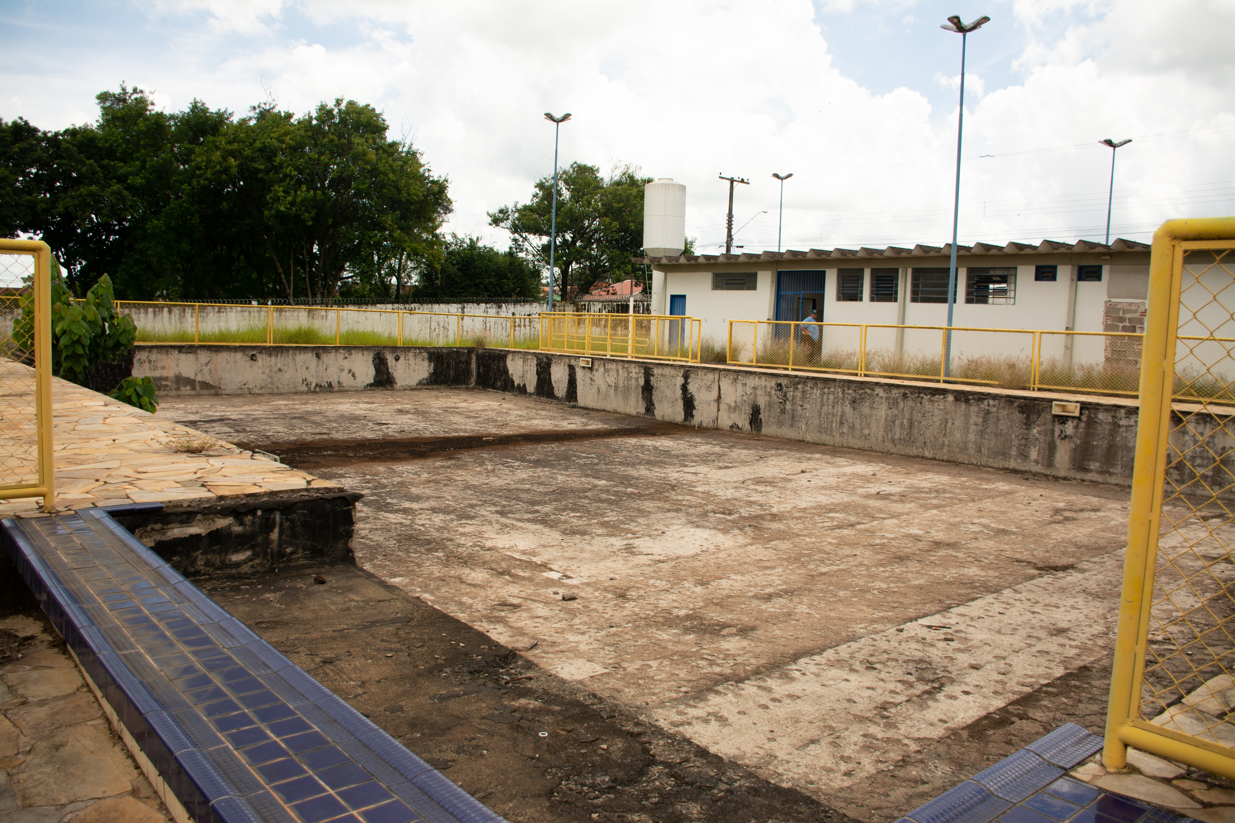 Prefeitura publica edital para a reforma de piscina na Santa Terezinha
