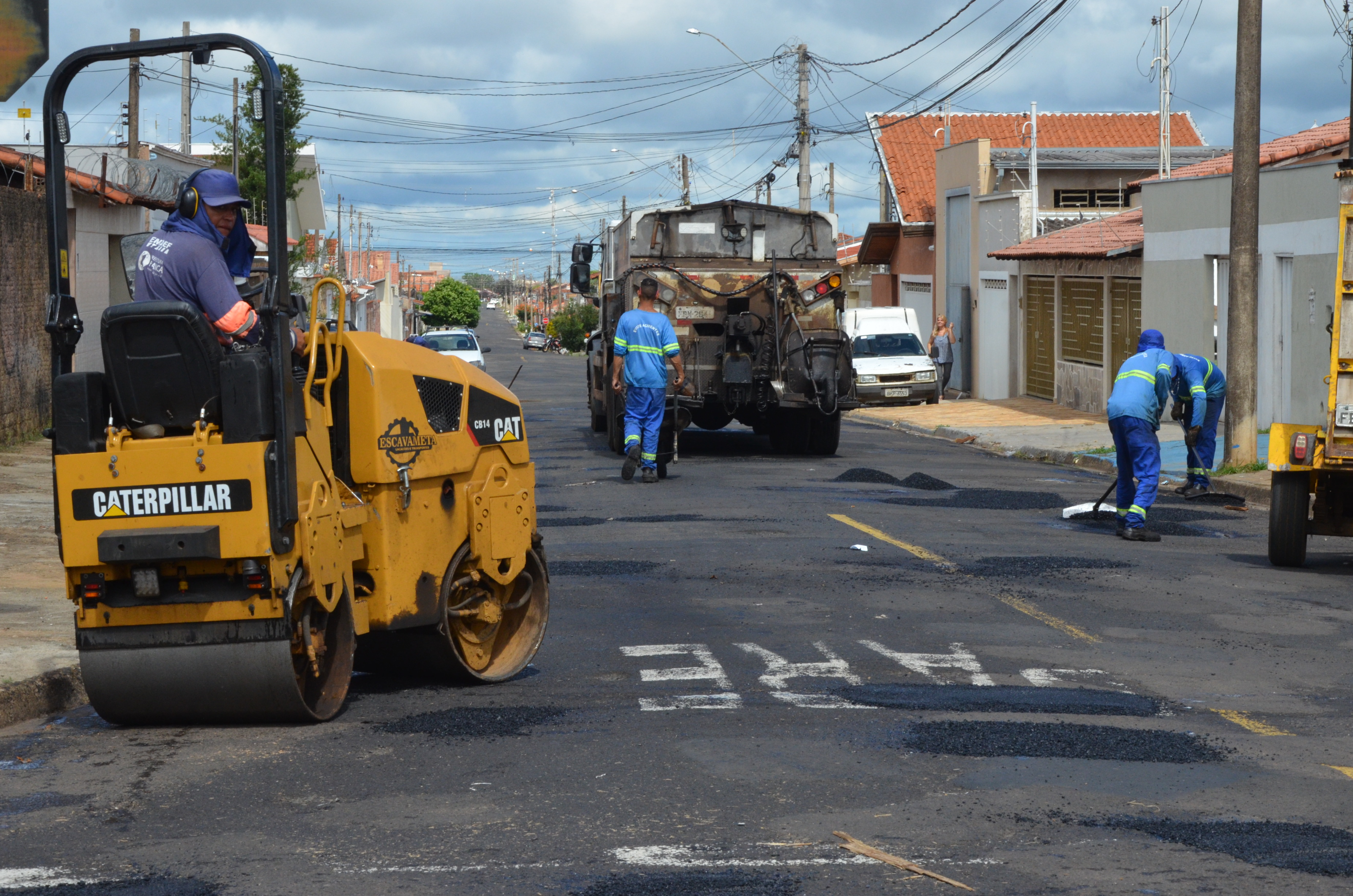 Emdef reforça serviços de tapa-buracos em todas as regiões da cidade
