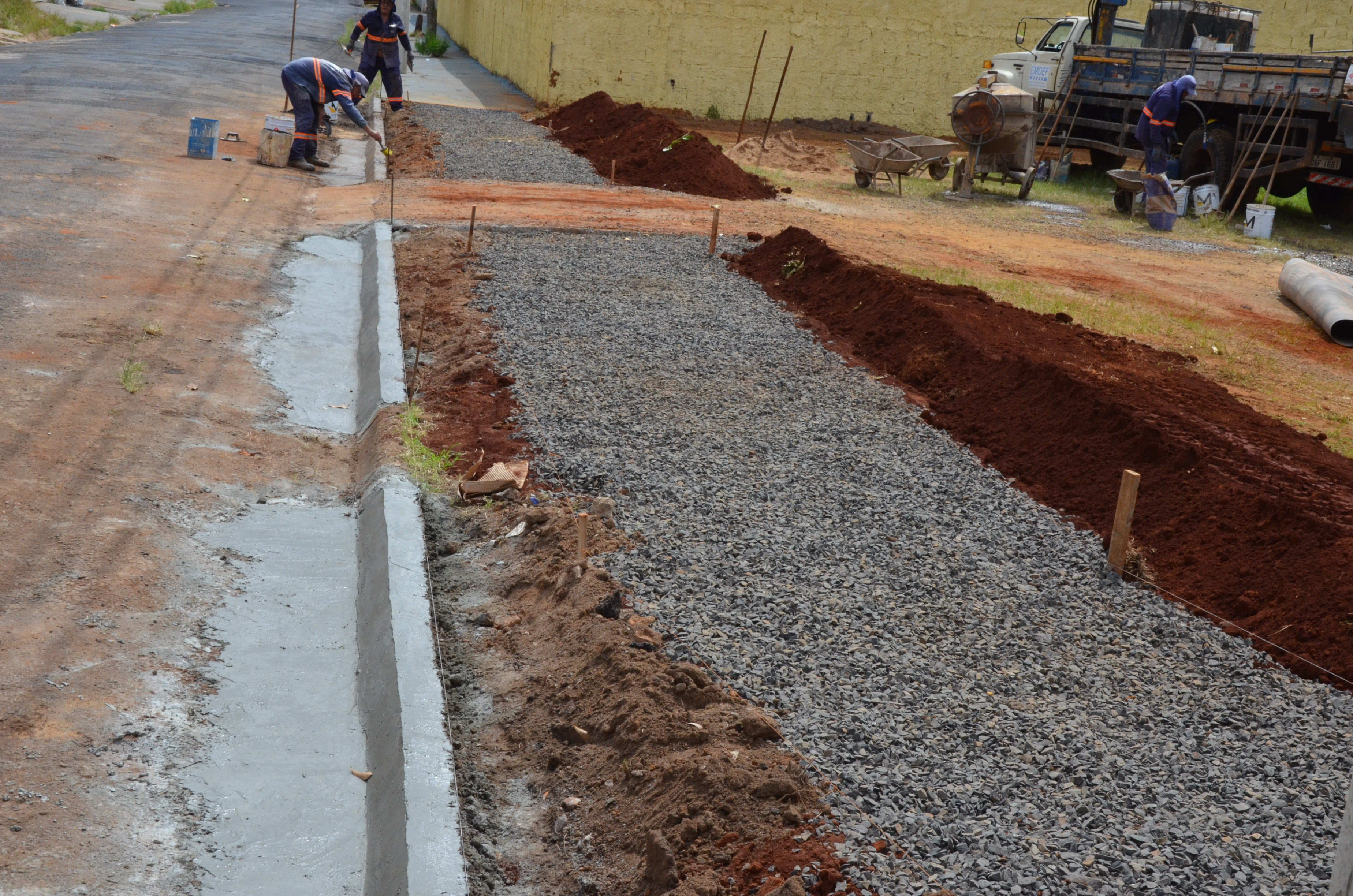 Calçada Segura chega à Vila Santa Terezinha
