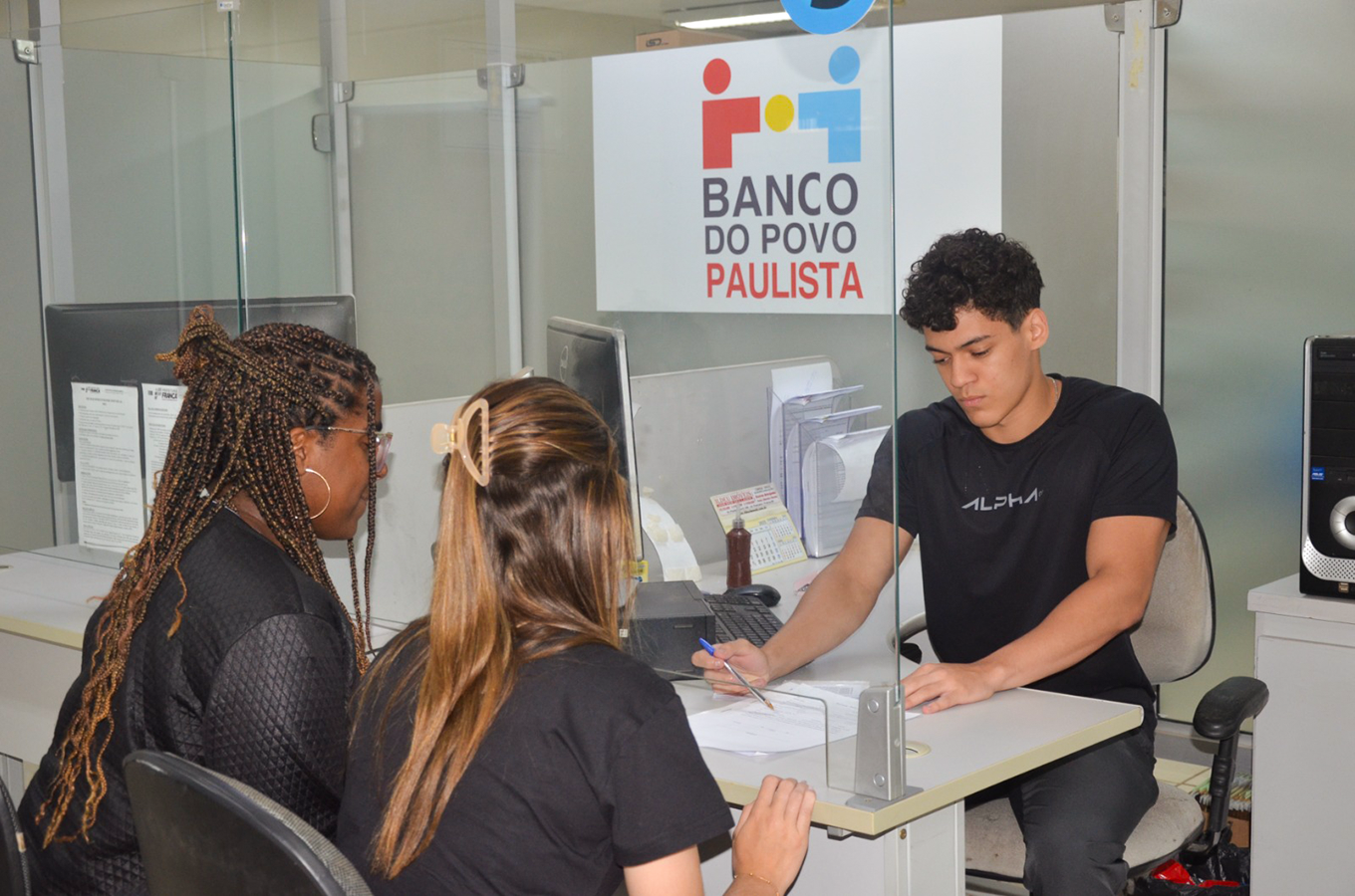 Banco do Povo oferece linhas de crédito especiais para mulheres