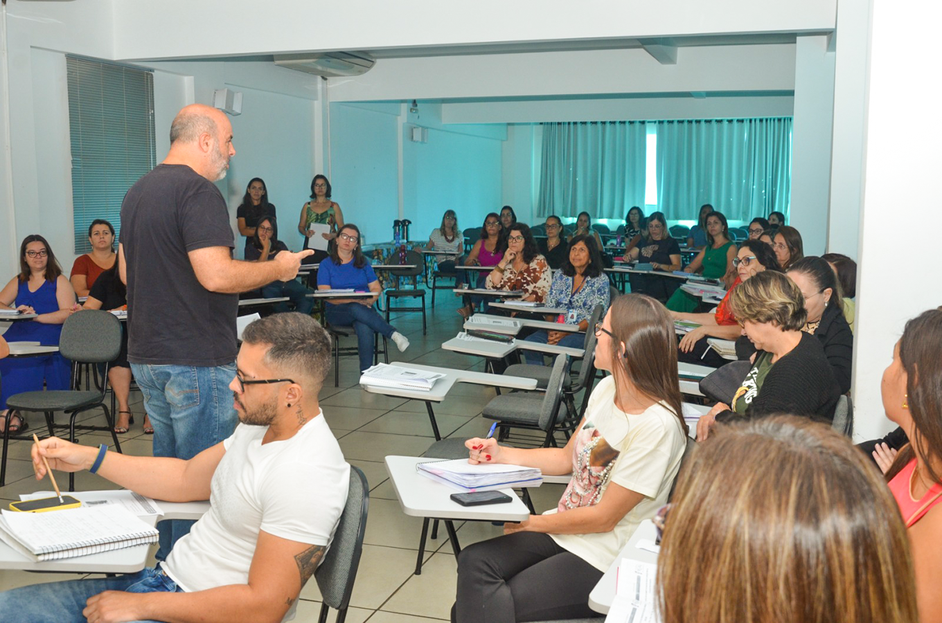 Técnicos da Educação participam do curso Rede Antirracista: infância e adolescência