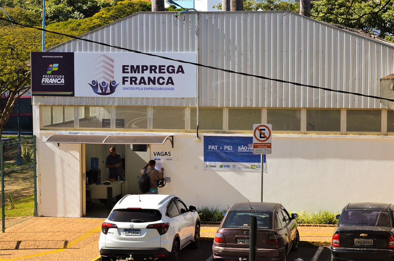 Emprega Franca recebe currículos para 60 vagas de auxiliar de limpeza