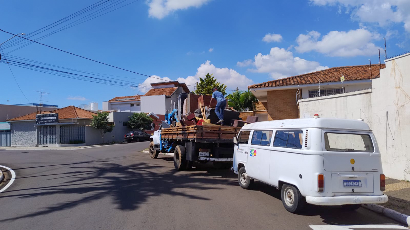 Vigilância Sanitária notifica mais de 80 donos de terrenos para limpeza