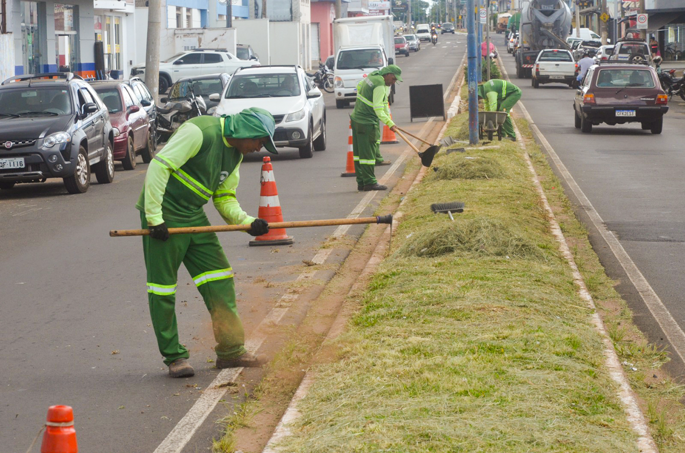 Meio Ambiente intensifica ações de limpeza pública