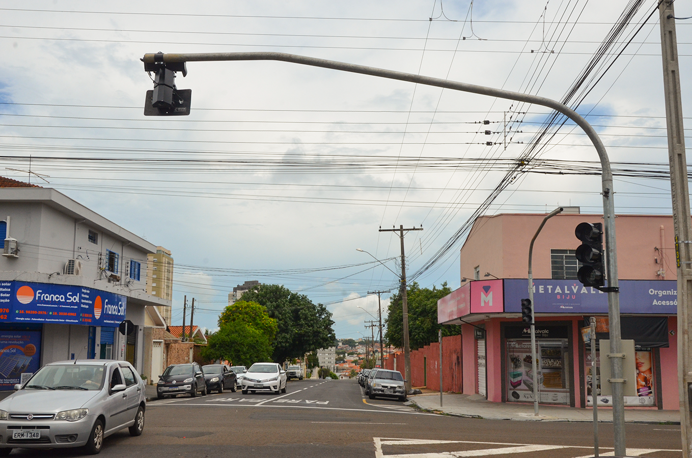 Segurança instala semáforo na Cidade Nova