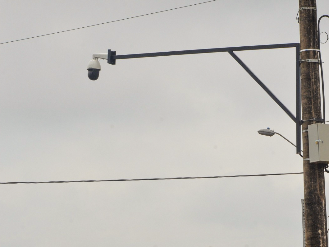 Prefeitura instala câmera para coibir descarte irregular de lixo