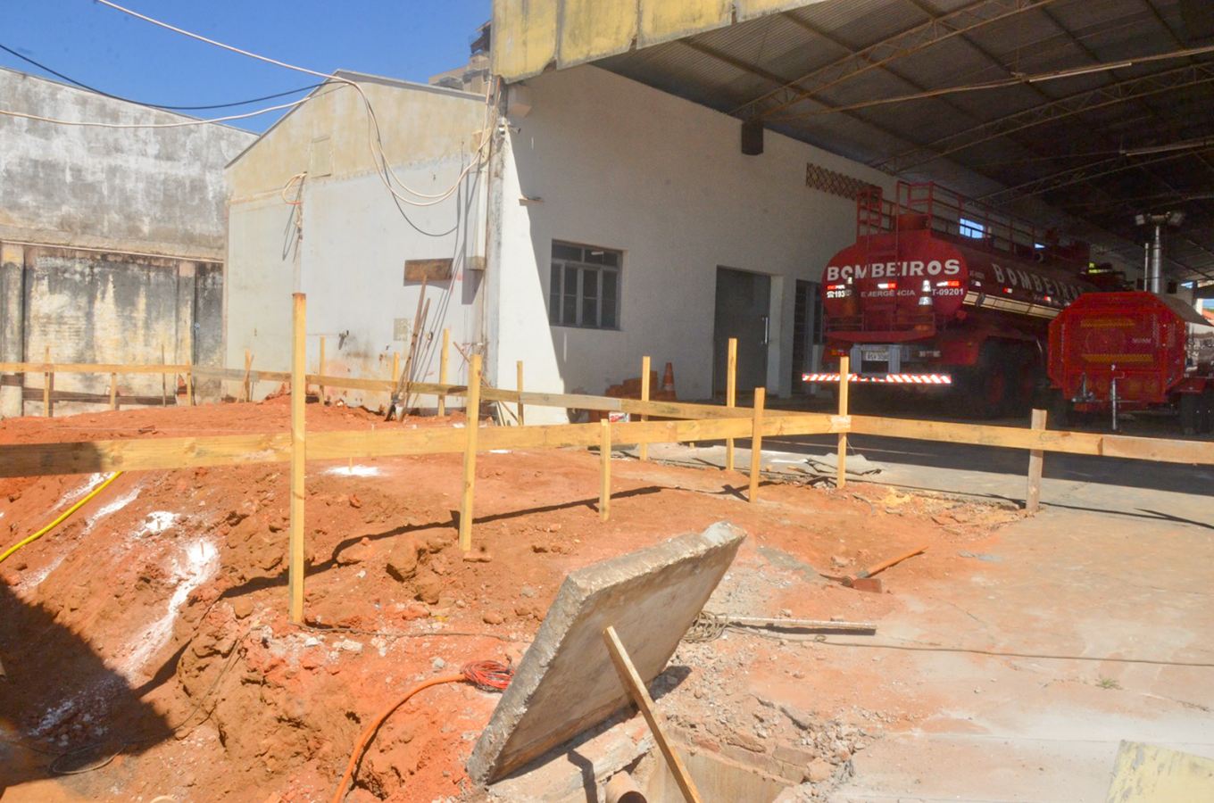 Prefeitura dá início em obras de melhorias no Corpo de Bombeiros