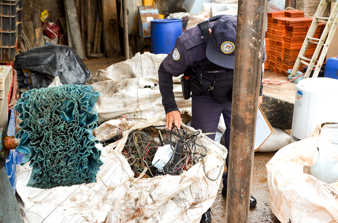 Guarda Civil faz operação para combater receptação de fios furtados