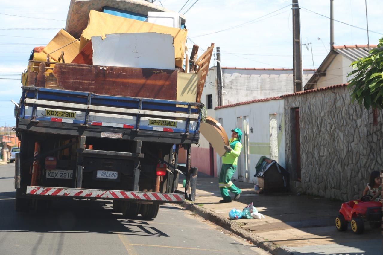 Arrastão recolhe mais de 40 toneladas de inservíveis