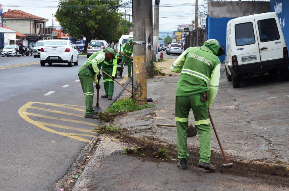 Meio Ambiente amplia limpeza urbana em toda cidade