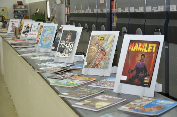 Biblioteca realiza exposição sobre quadrinhos