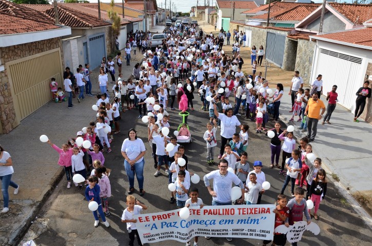 Campanha pela Paz atrai milhares de participantes