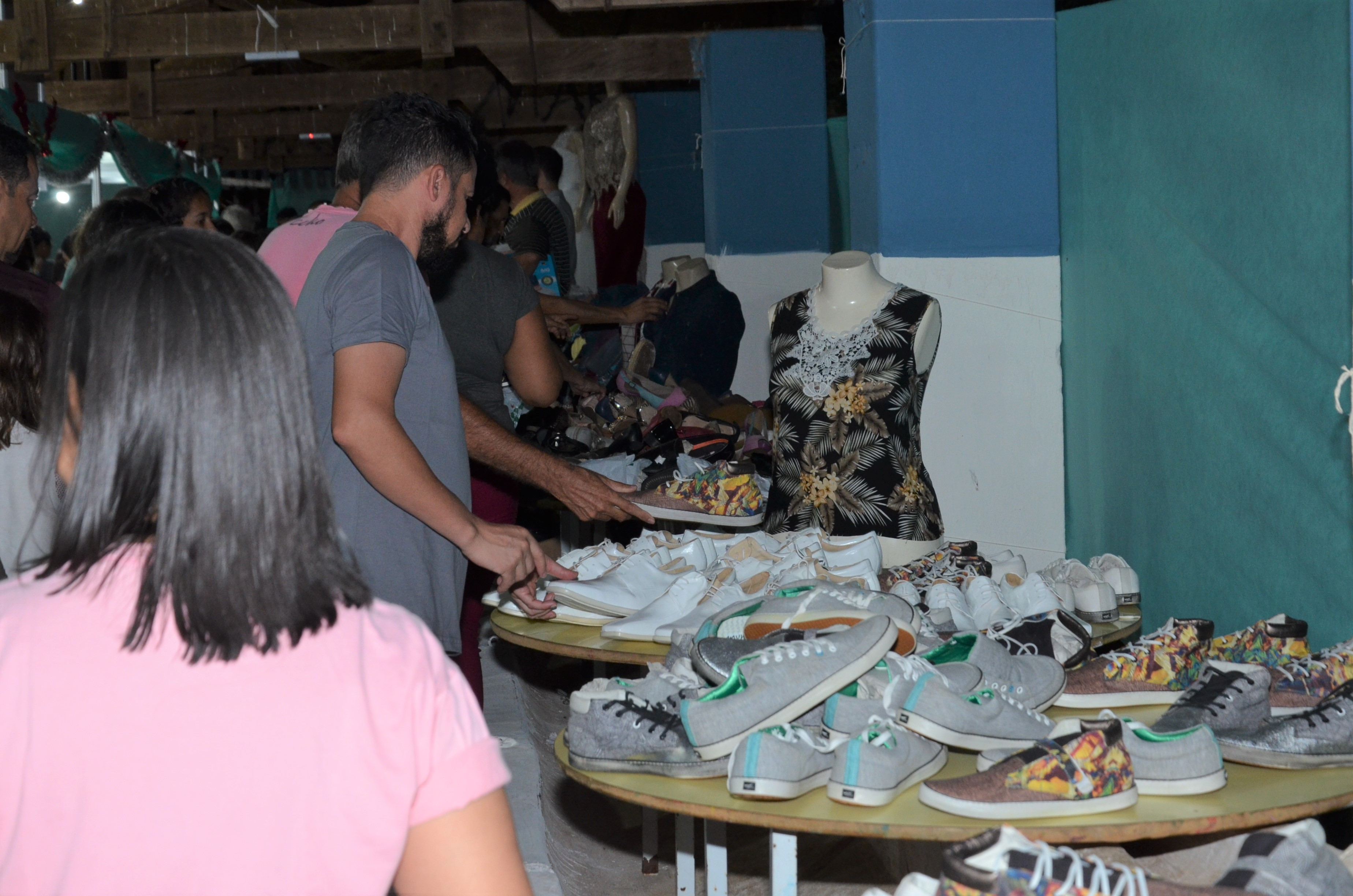 Feira da Fraternidade segue até domingo no Fernando Costa