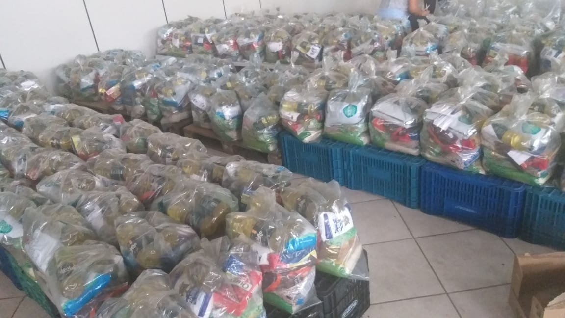 Prefeitura distribui 1º lote de kits de alimentos para 2.500 alunos da rede de Educação