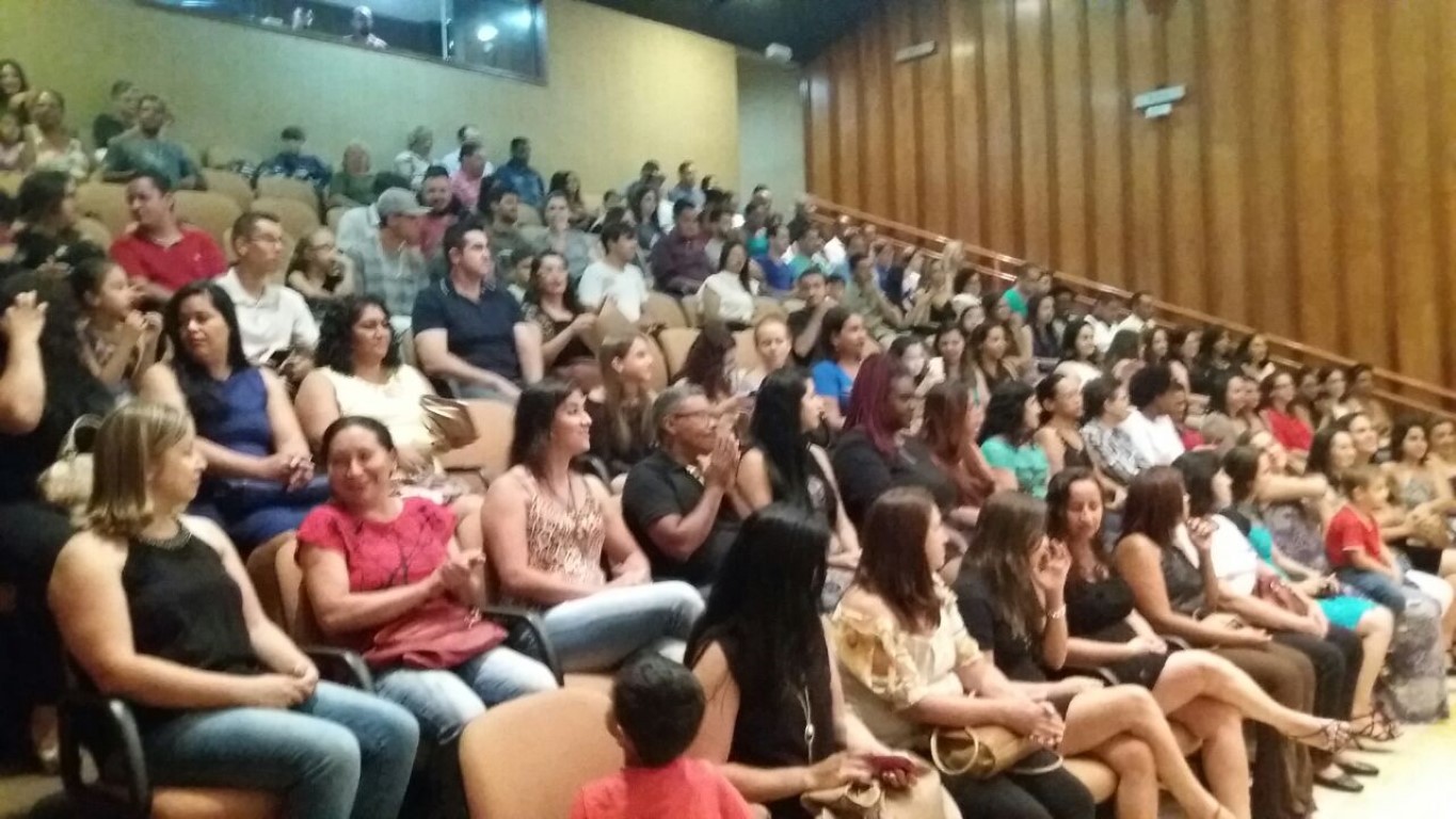 Entrega de certificados da Central de Cursos