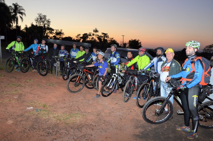 Peregrinos rumo ao Santuário de Aparecida