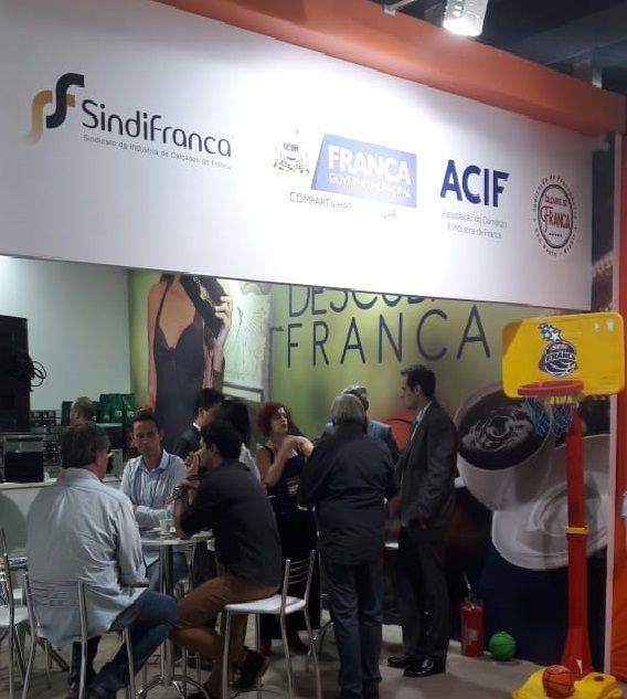 Prefeito visita Francal e sinaliza com feira na cidade