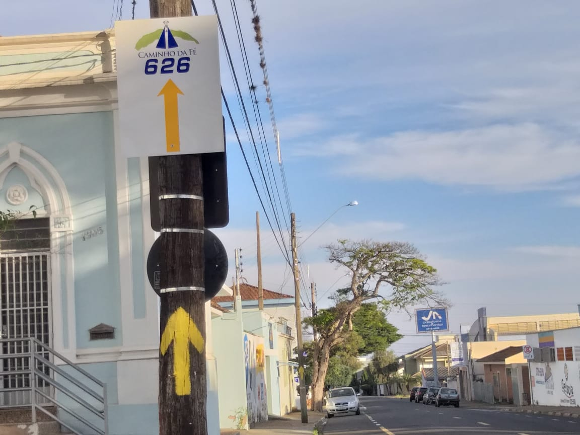 Trecho de Franca do Caminho da Fé ganha placas de sinalização