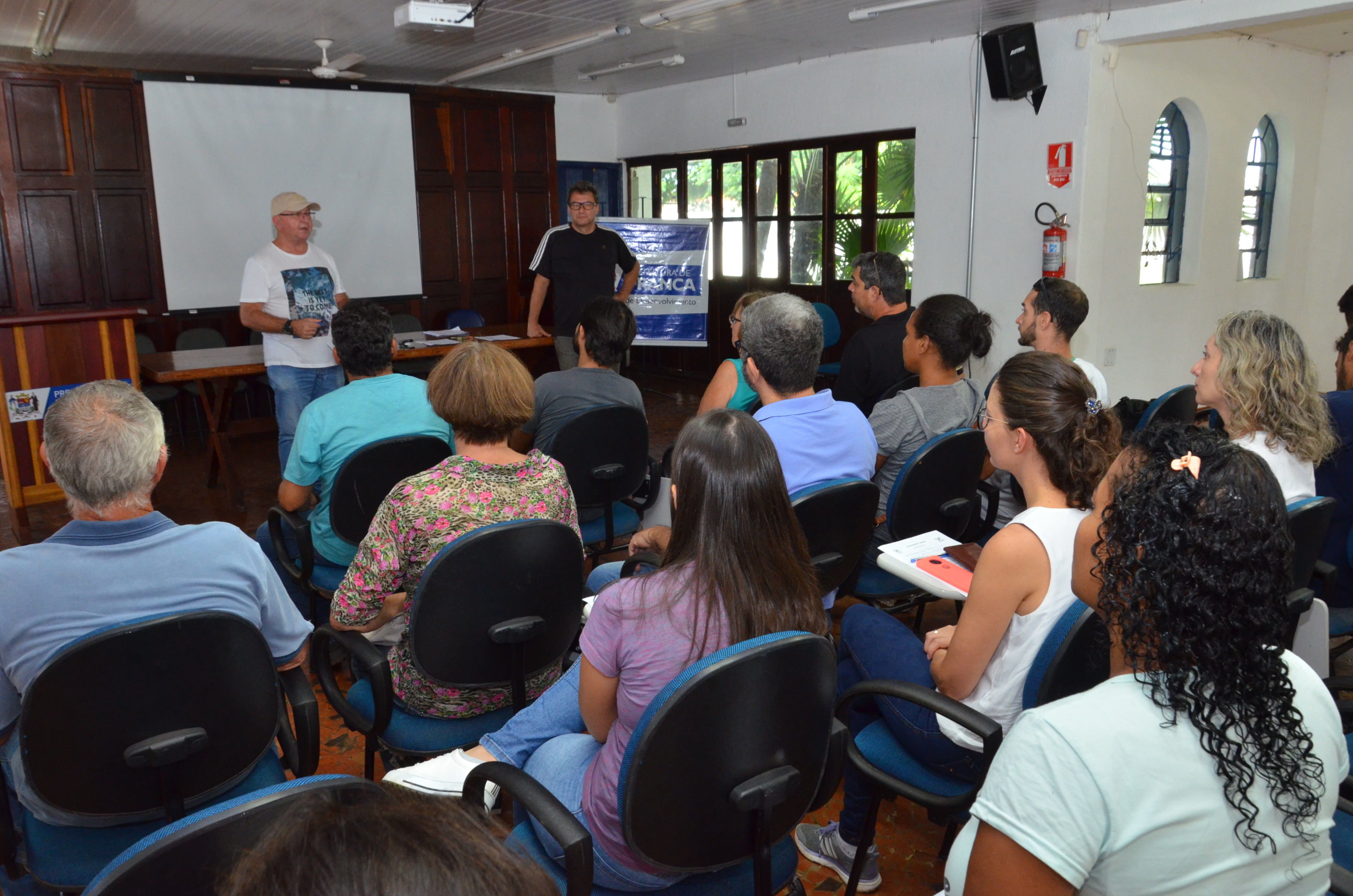 Curso de apicultura teve início nessa quinta-feira