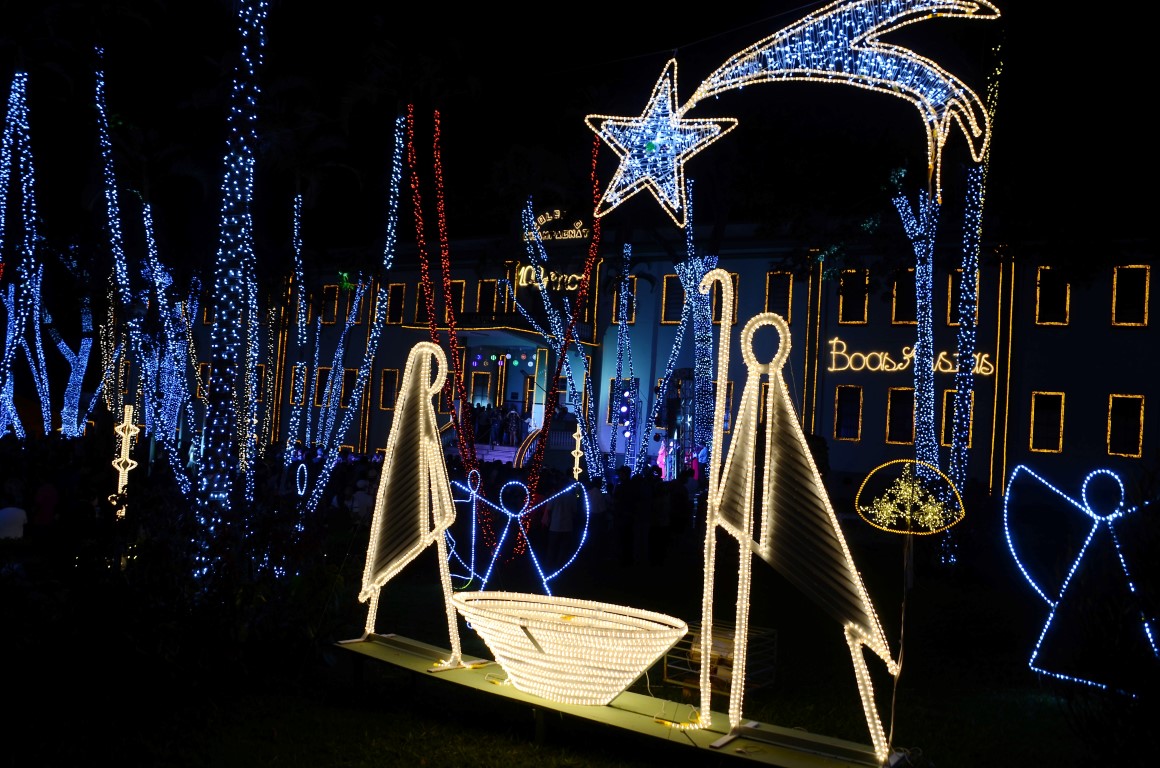 Show de cores e música encanta o público no Champagnat