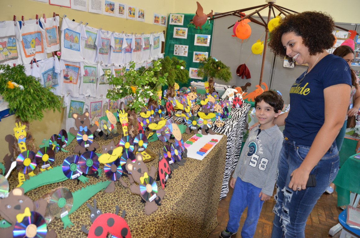 Mostra educativa reúne pais e alunos da Escola Tarantelli