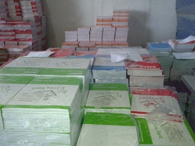 Educação entrega livros do Programa Ler e Escrever