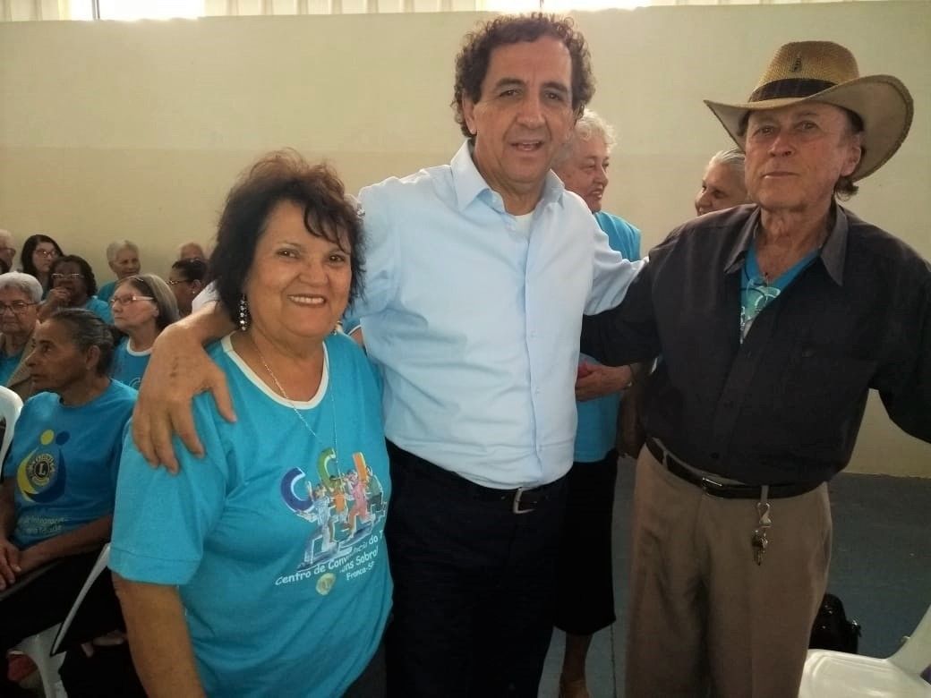 Prefeito prestigia comemoração dos 9 anos do CCI do Redentor