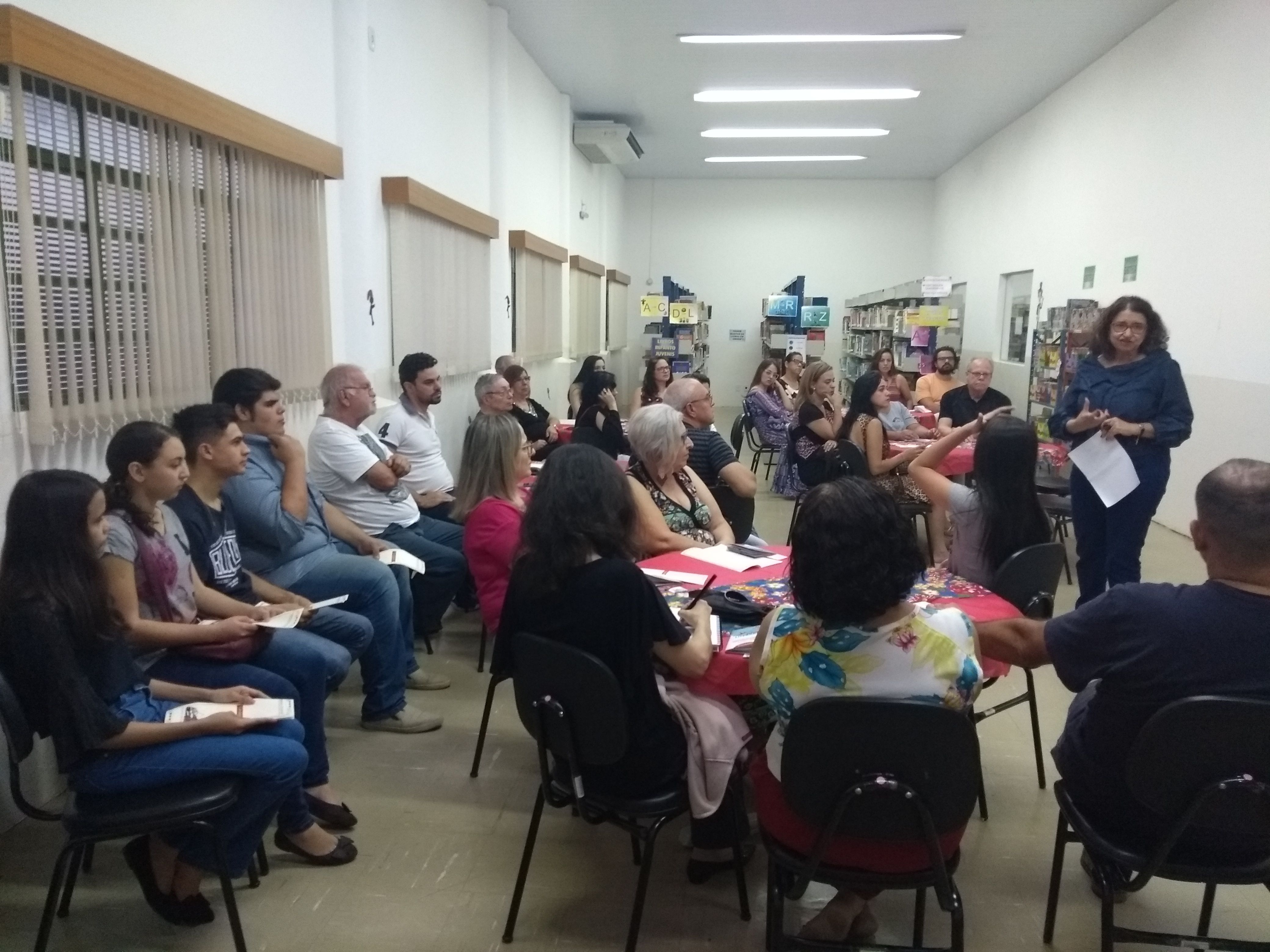 Degustação literária atrai universitários