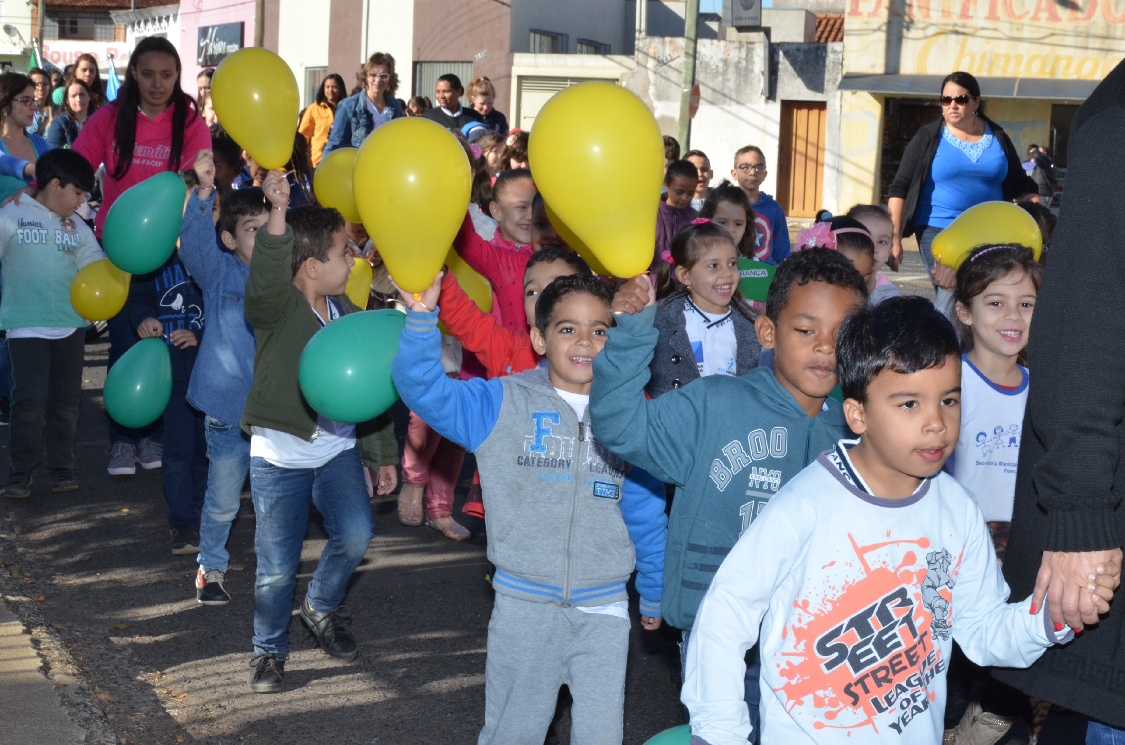 Escola do Vera Cruz antecipa seu desfile
