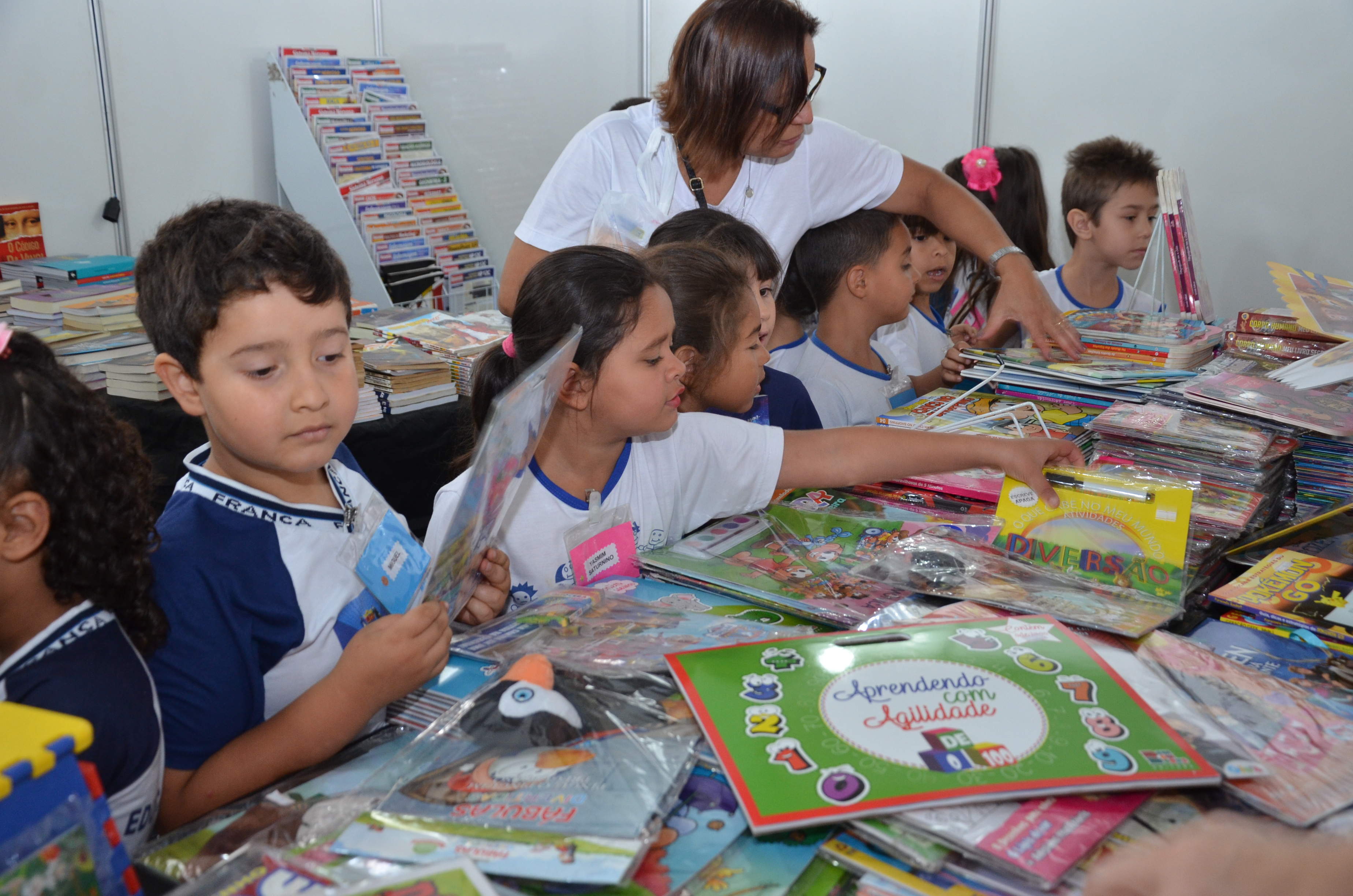 Oficinas marcam início da Feira do Livro