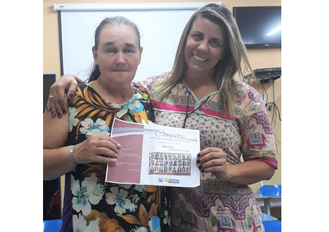 Professoras do AJA lançam livro baseado em histórias de vida dos alunos