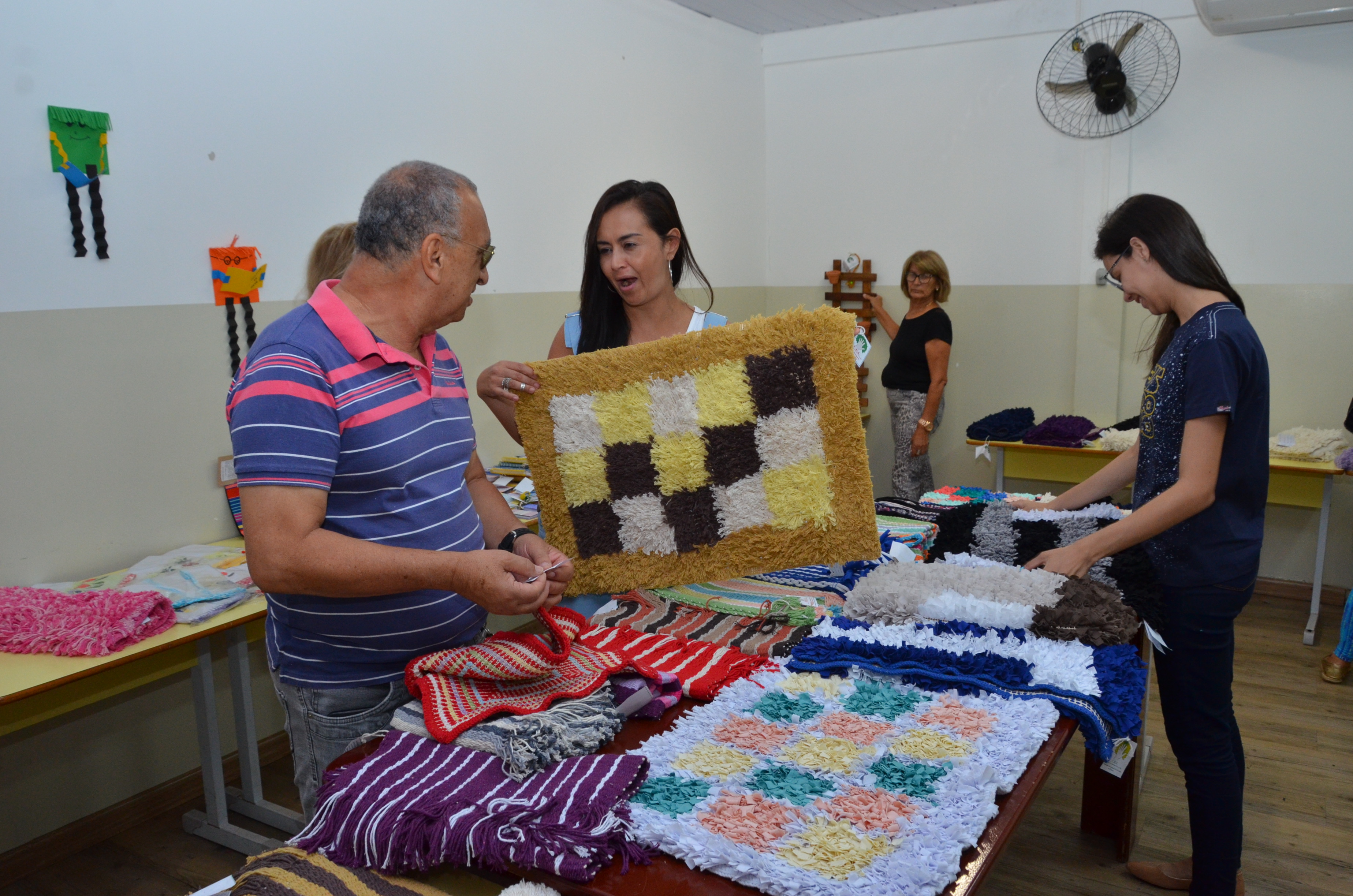 Bazar Natalino do CEI valoriza trabalhos dos alunos