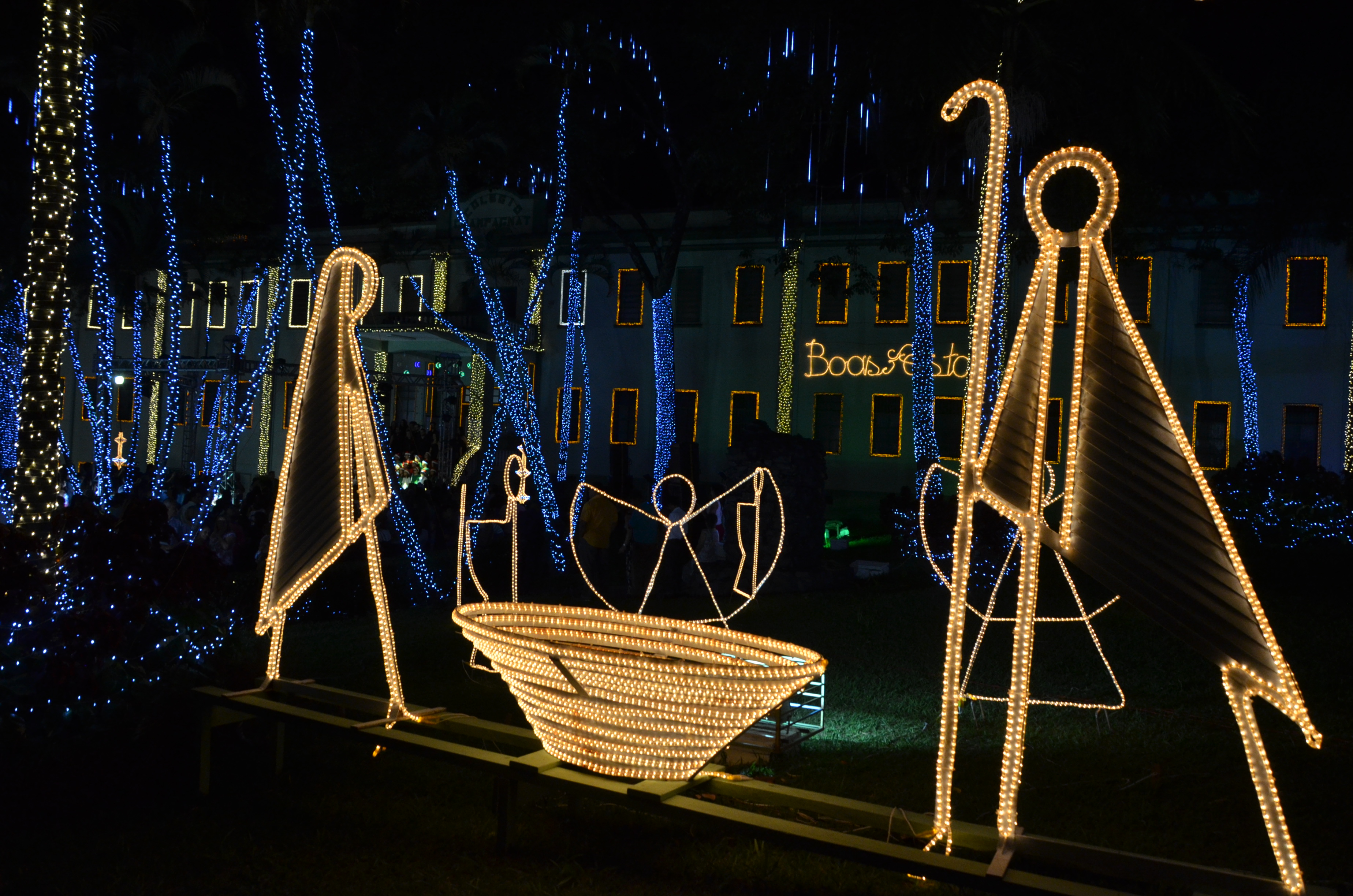 Natal de Luz leva beleza ao Champagnat