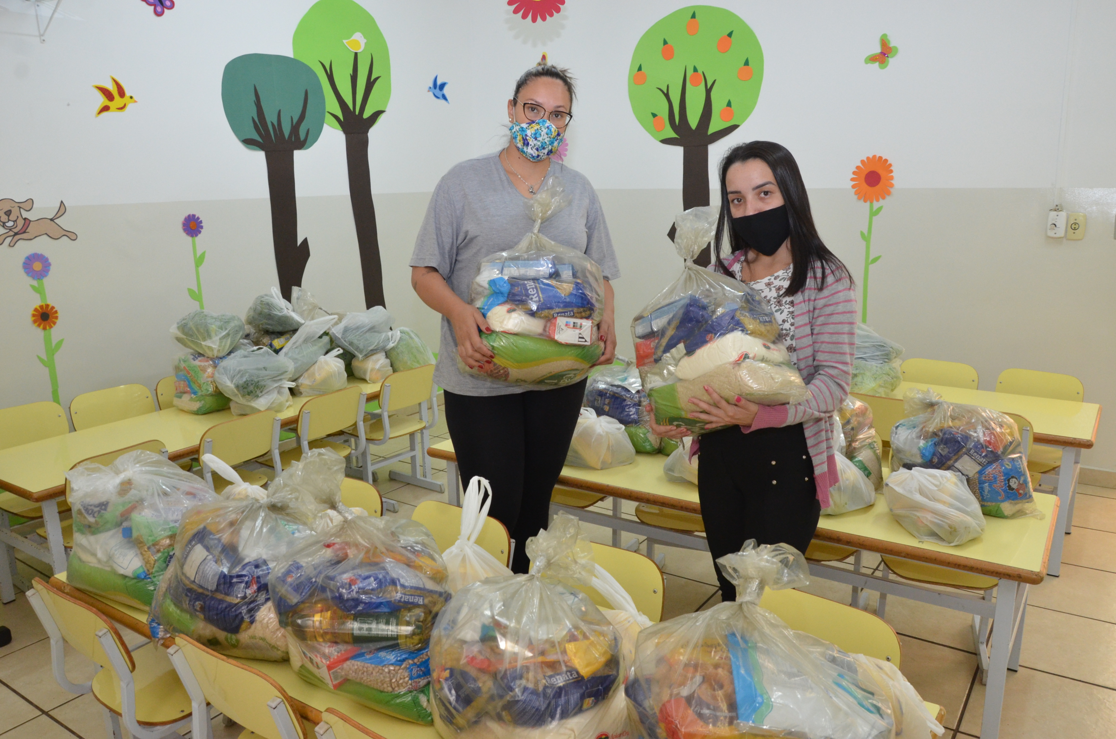 Educação entrega cestas e Kits Verde nas Creches