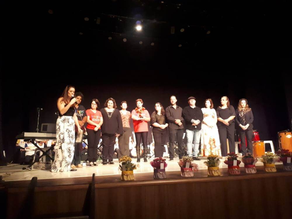 Show marca formatura da Emim no Municipal