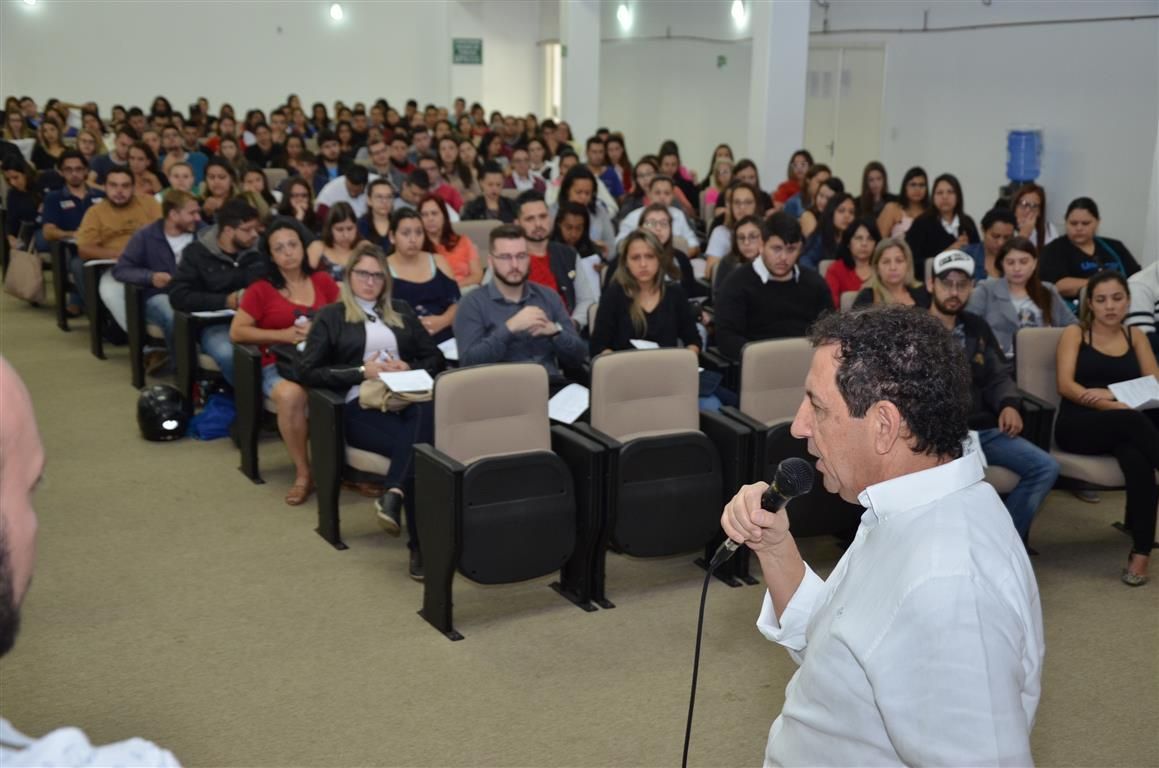 Reavaliação reúne alunos do Bolsa Universidade