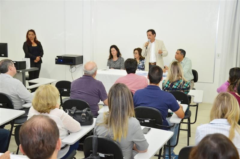 Empossado e eleito o novo Conselho da Educação