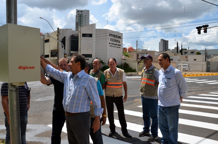 Semáforos já funcionam na Av. 7 de Setembro