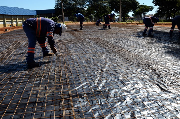 Pista de Skate e campo de futebol no Poliesportivo