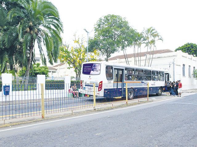 Mudança de ponto de ônibus do Museu fica para outra data