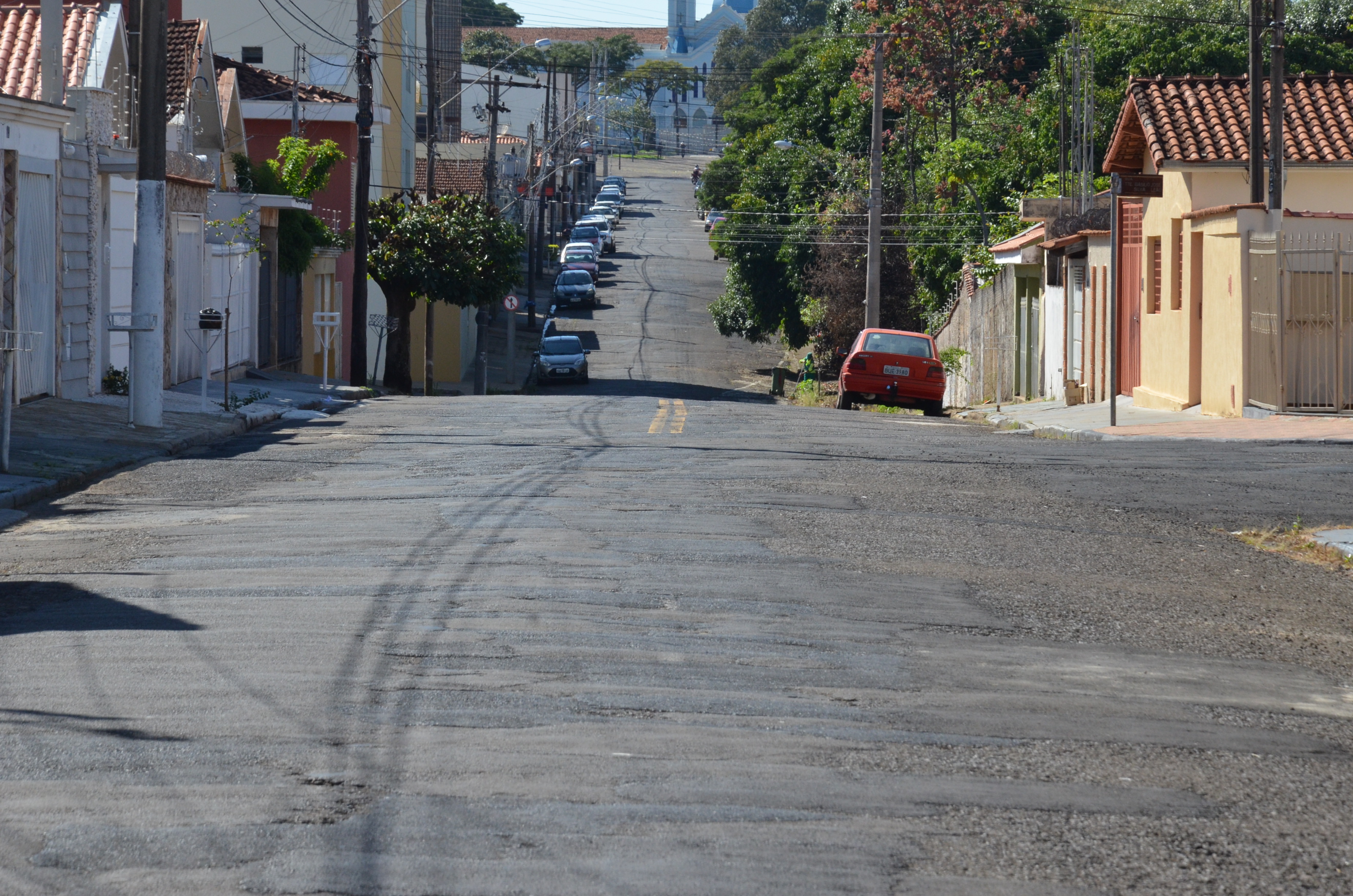 Começa o recapeamento da rua Manoel Valim