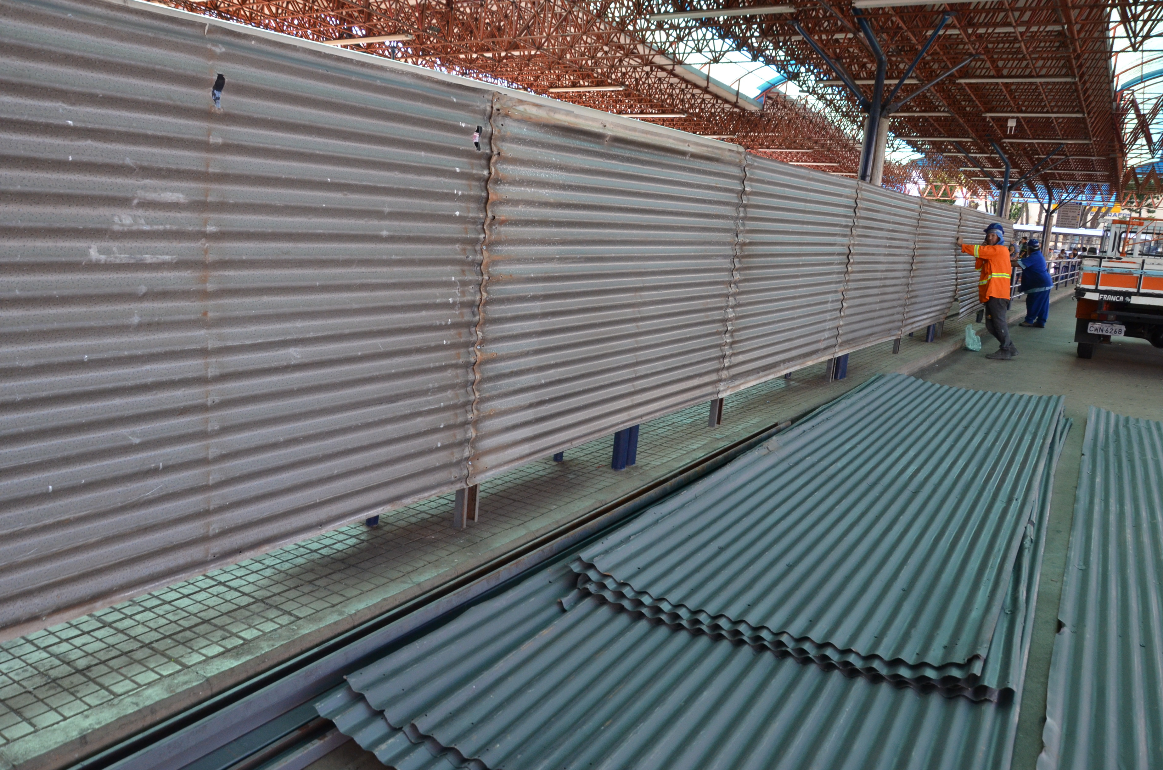 Terminal de Ônibus recebe placas de proteção